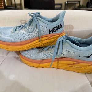 Women’s Hoka  Clifton , size 8.5